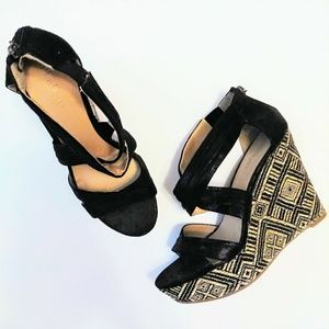 Nine & Co Tribal Wedge Sandals Size 9